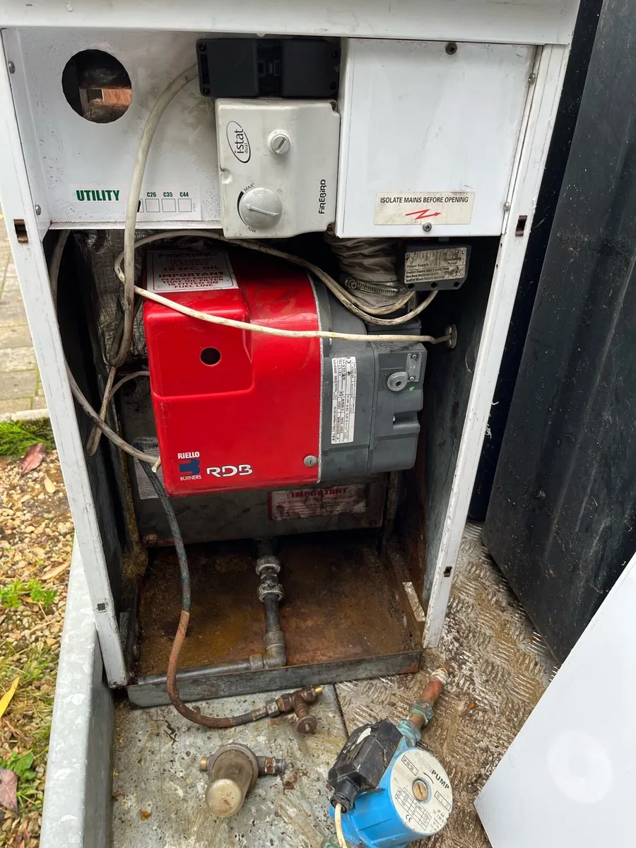 Oil boiler and oil tank - Image 3