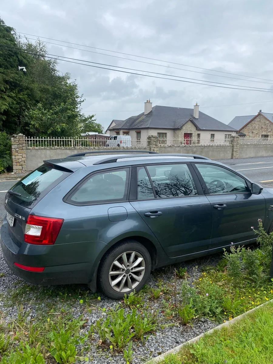 152 Skoda Octavia - Image 3