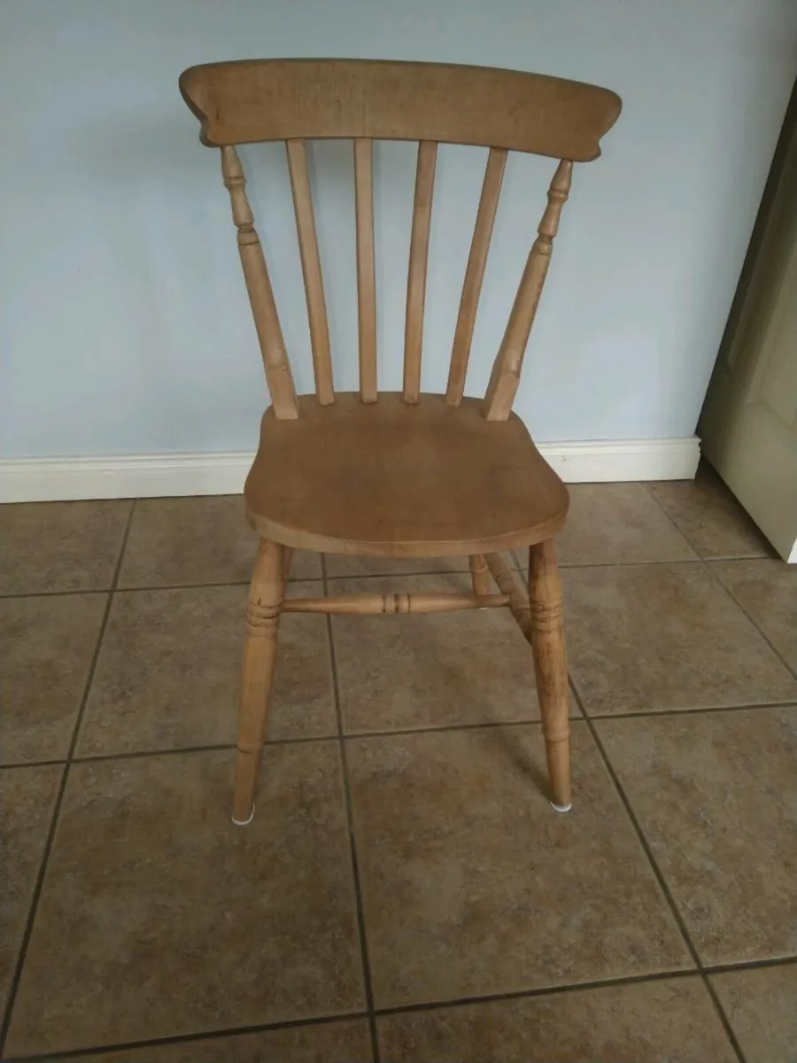 Kitchen table and chairs - Image 2