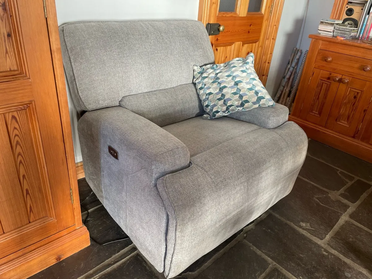 Electric Recliner with USB Charging - Image 2