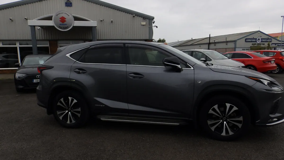 181 Lexus NX  300 HYBRID  F SPORT - Image 4