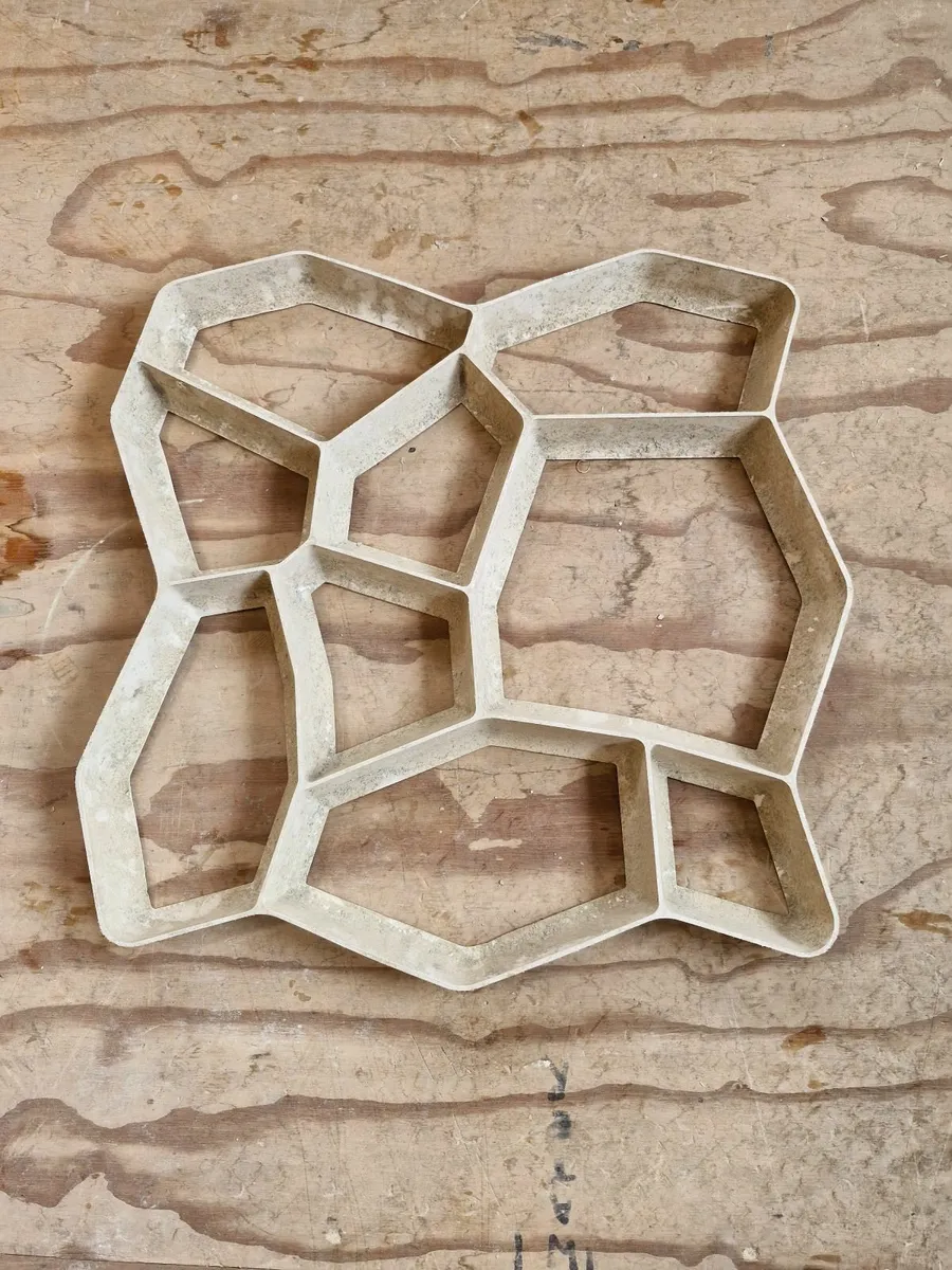 Walk Maker cocrete paving moulds - Image 3