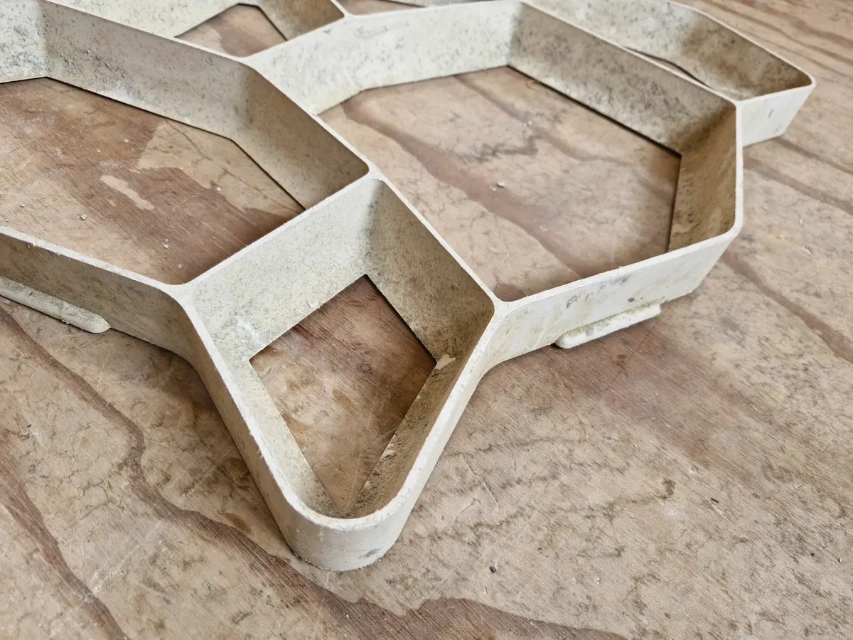 Walk Maker cocrete paving moulds - Image 4
