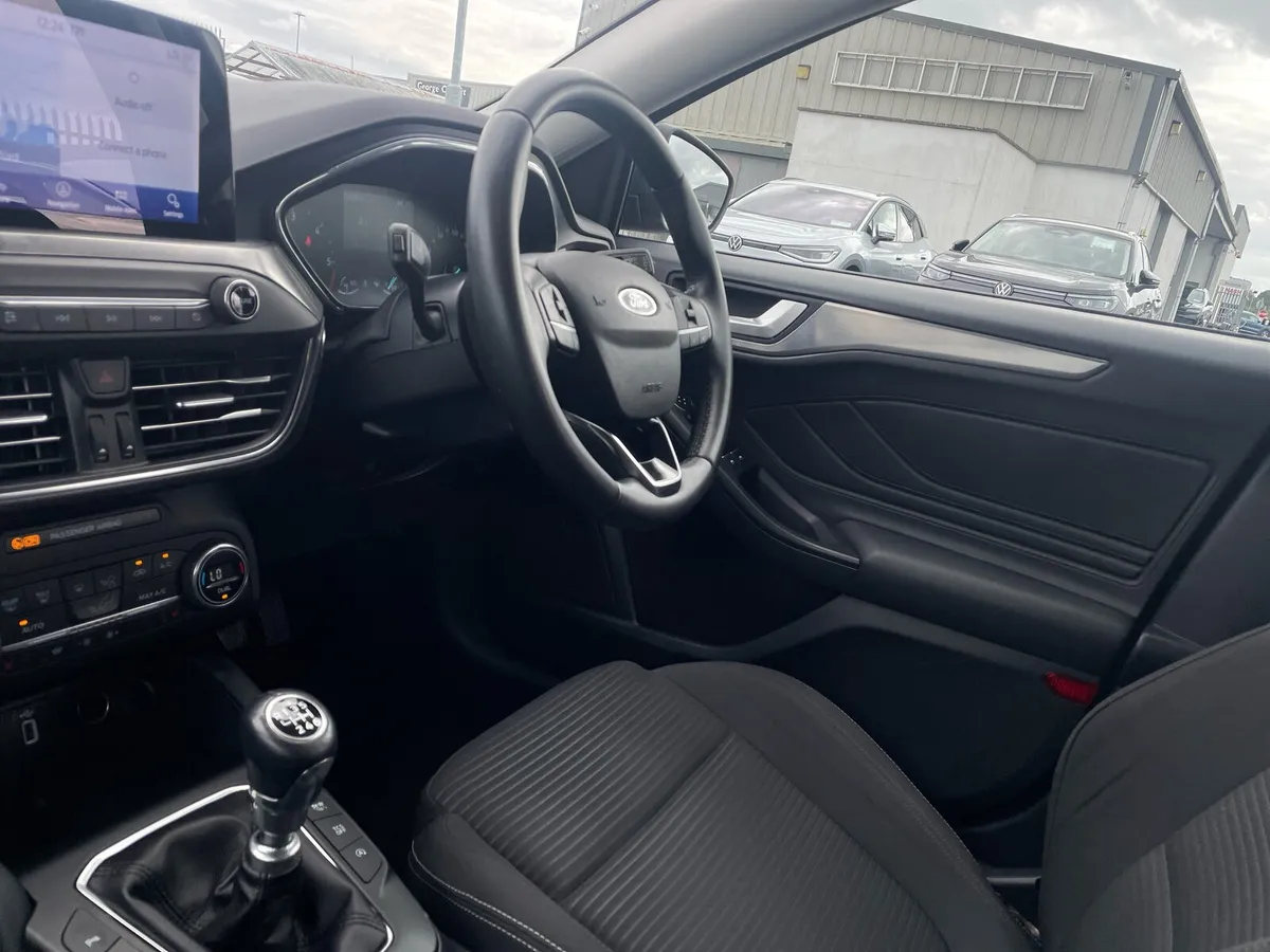 Ford Focus 1.5 TDCI 120PS Titanium - Image 3