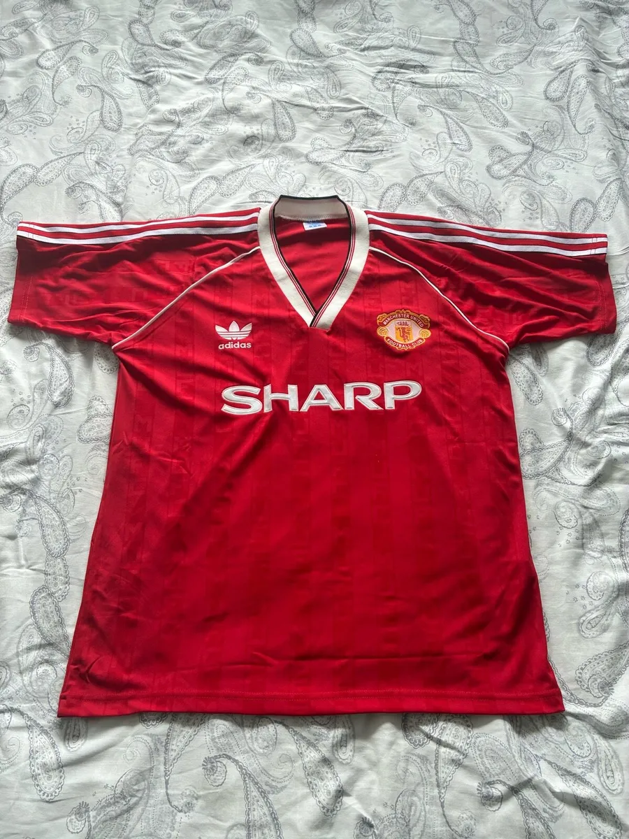 2 classic Manchester United jerseys - Image 1