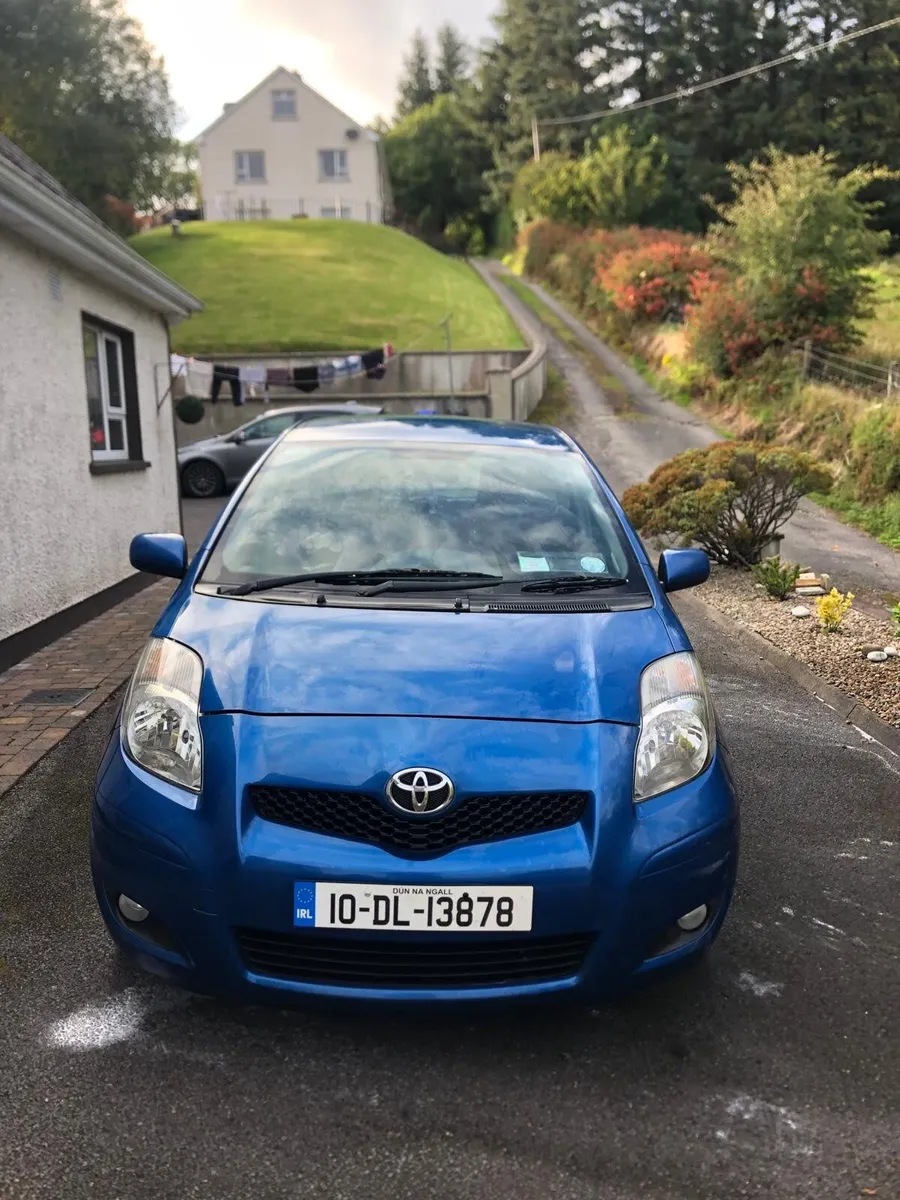 Toyota Yaris 2010 - Image 1