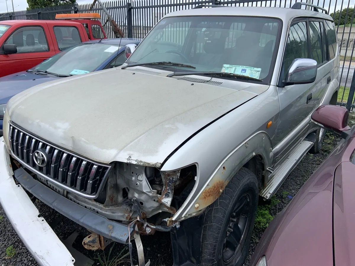 Toyota Land Cruiser crew cab 2002 - Image 2
