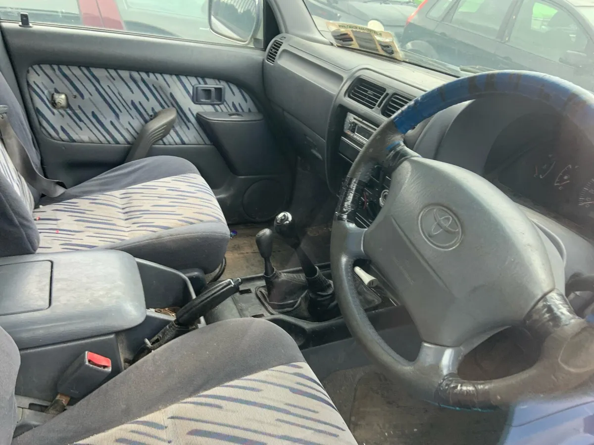 Toyota Land Cruiser crew cab 2002 - Image 3
