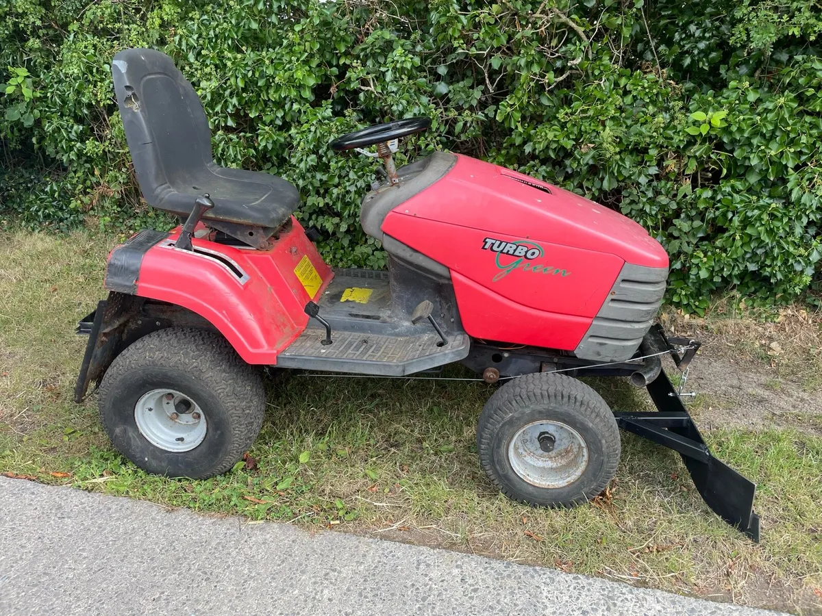 Ride On Scraper 18.5HP V twin - Image 1