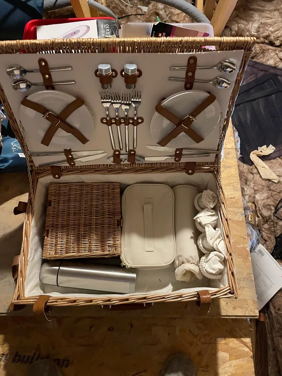 Picnic basket