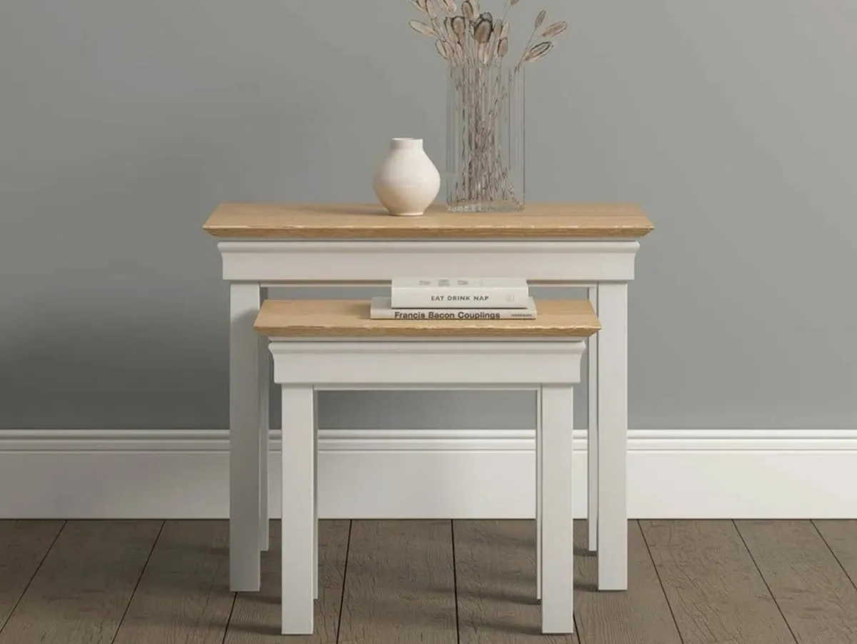 LIVING ROOM FURNITURE - Image 3