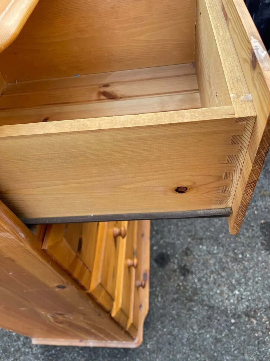 Pine chest of drawer - Image 2