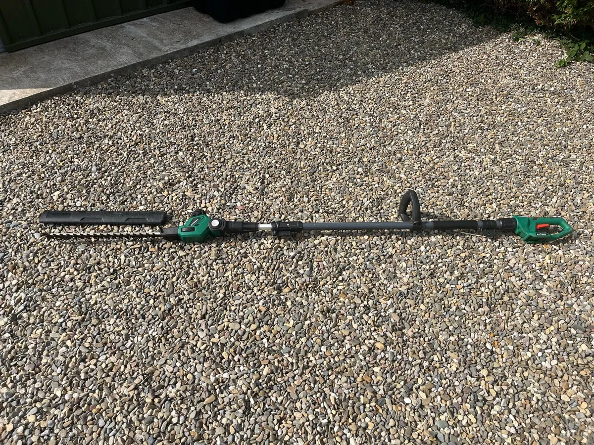 Extendible Pole Hedge trimmer cordless 20v - Image 1