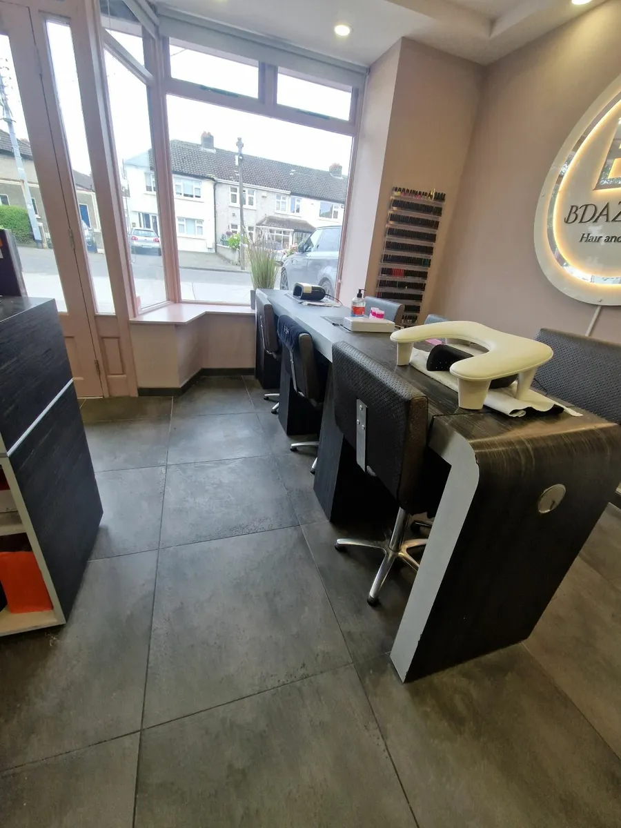 Salon furniture - Image 3