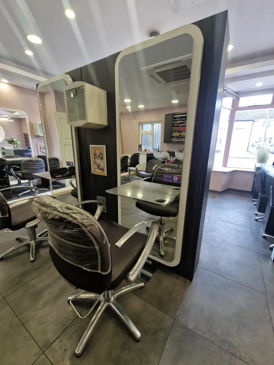 Salon furniture - Image 4