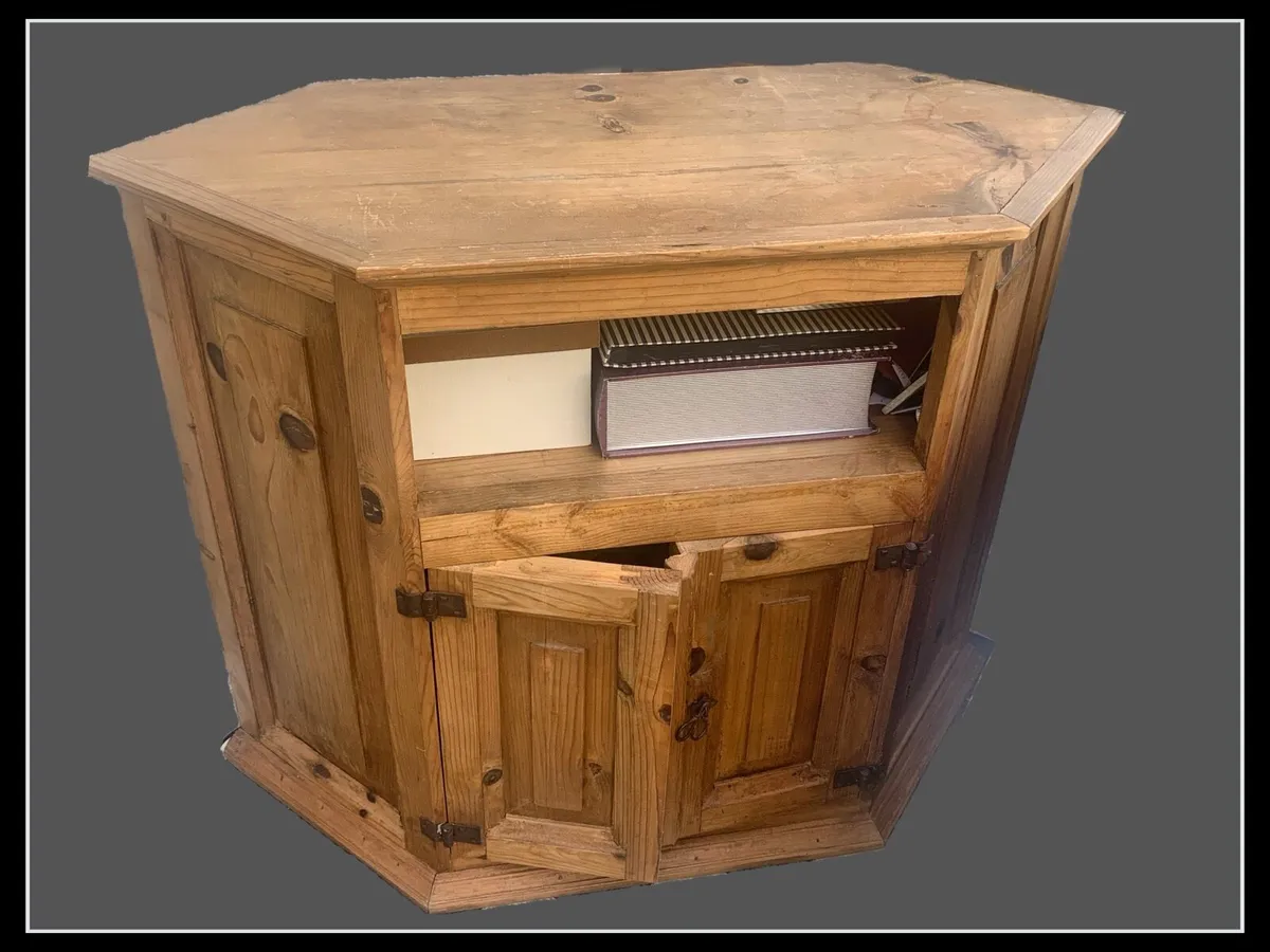 Mexican Pine TV Unit and chest - Image 1