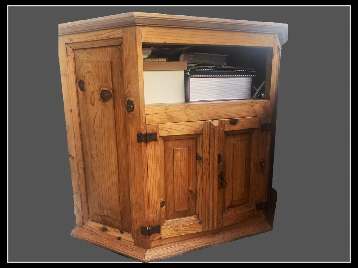 Mexican Pine TV Unit and chest - Image 2