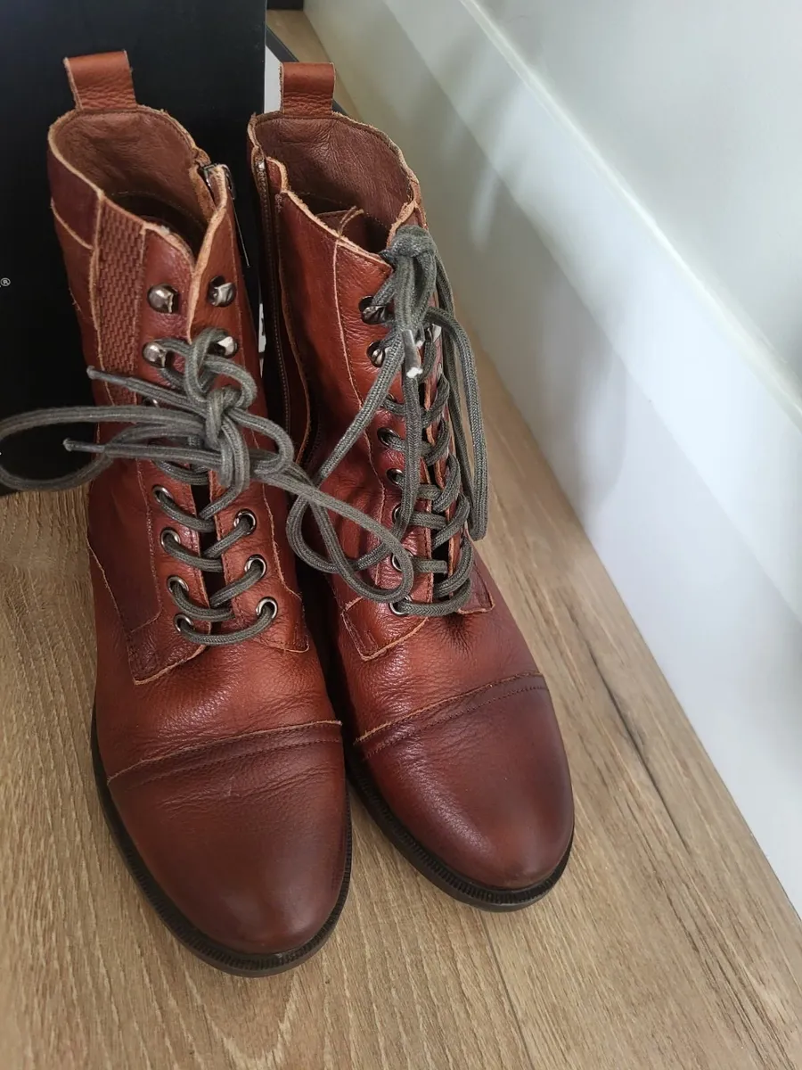 Leather boots - Image 3
