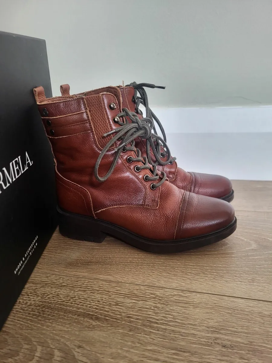 Leather boots - Image 1