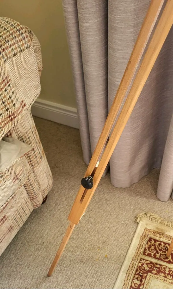 Easel - Image 4