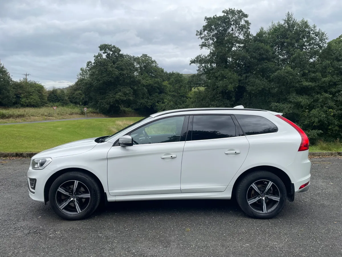 Volvo XC60 2017 , R design , auto - Image 2