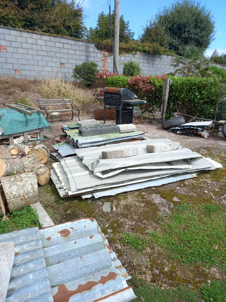 Old galvanised sheets - Image 1