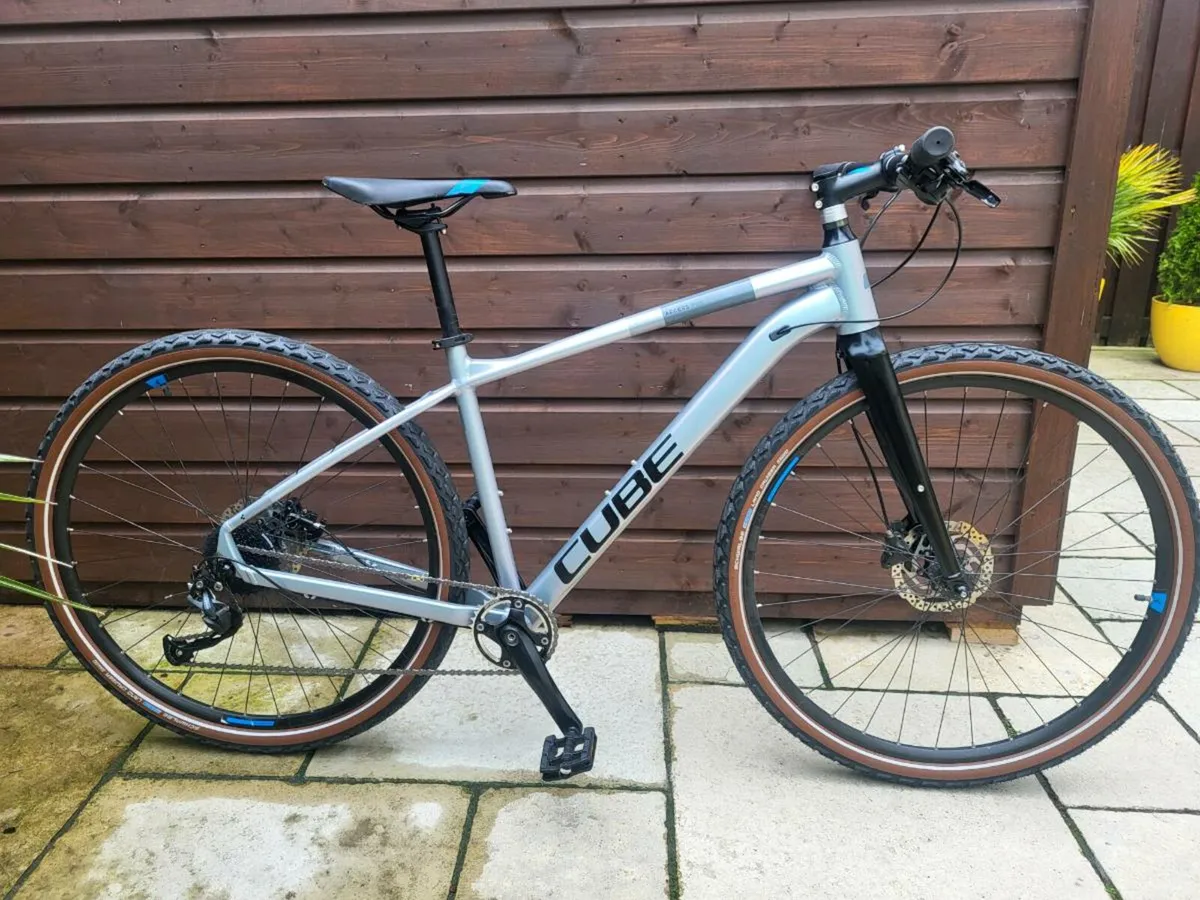 Cube Access Mountain Bike 29 Like New - Image 1