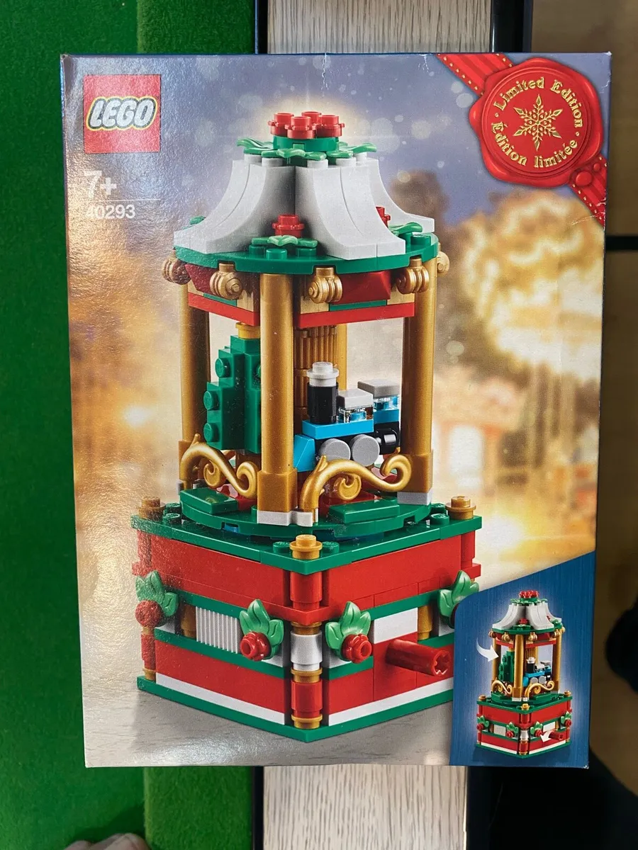 LEGO Seasonal Christmas Carousel (40293) - Image 1