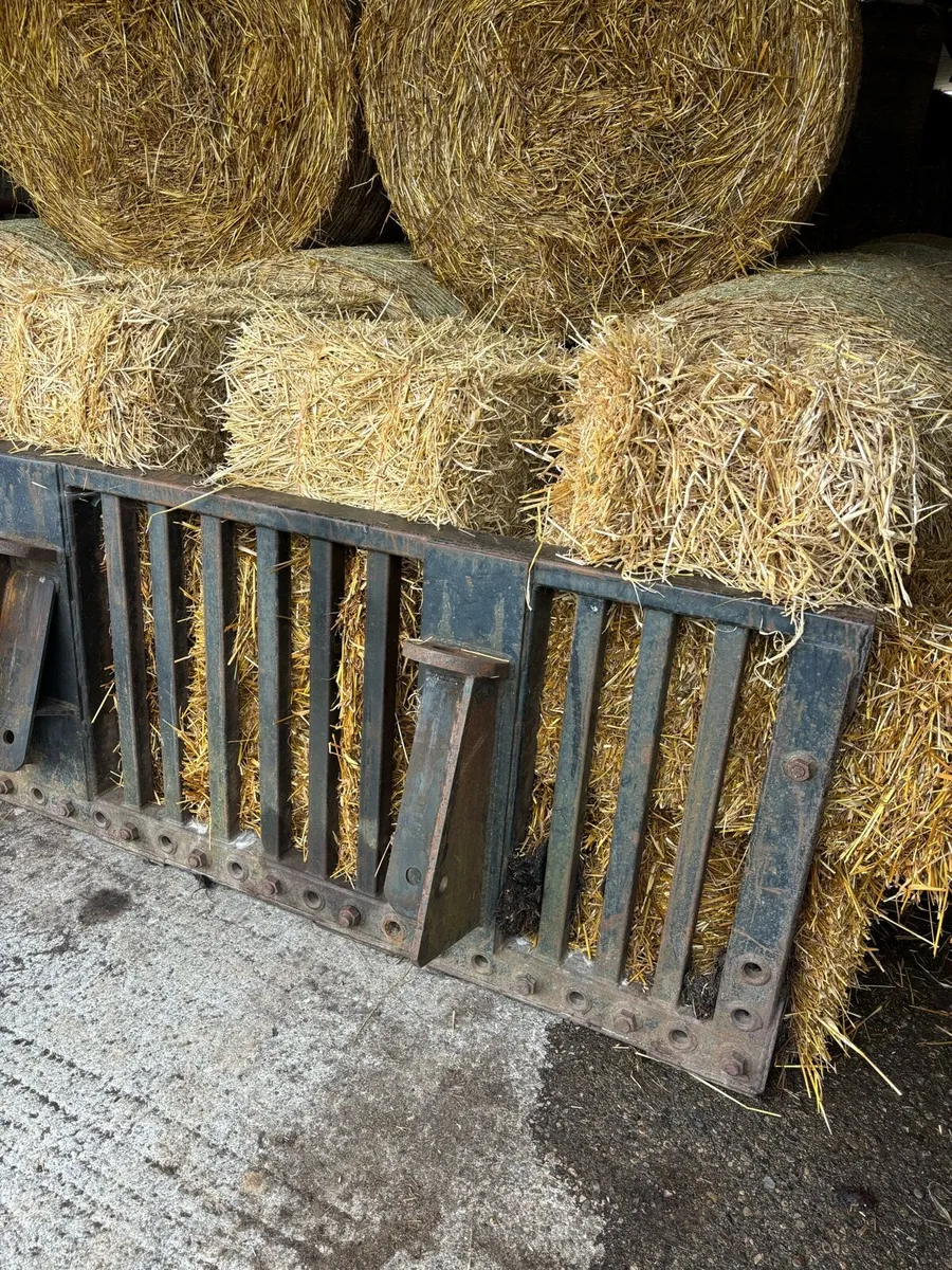 Small squares of straw - Image 3
