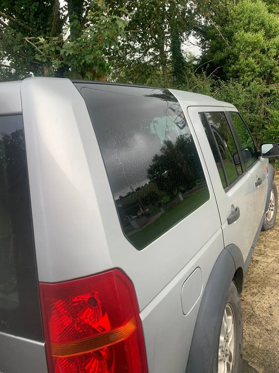 Jeep 05 Land Rover d 3 - Image 2