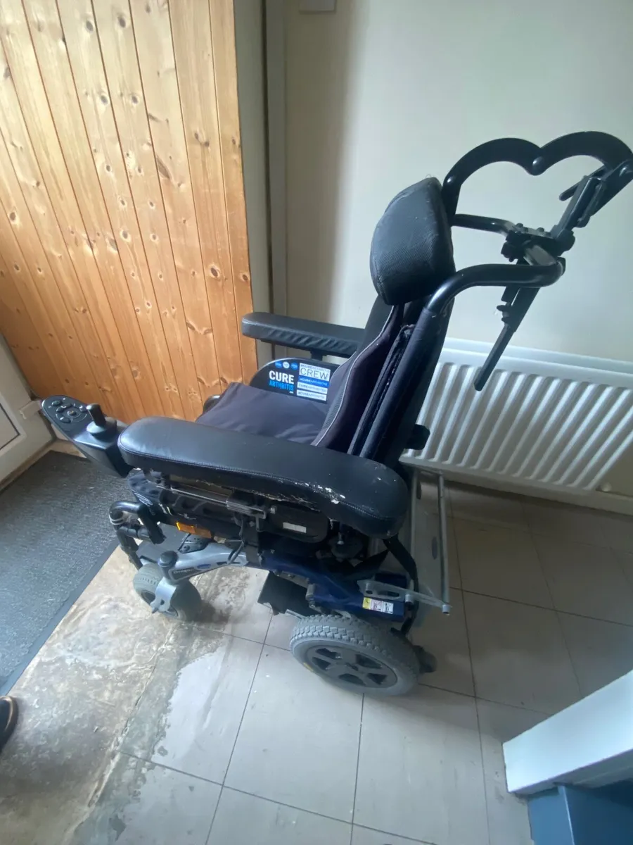 Electric wheelchair - Image 2
