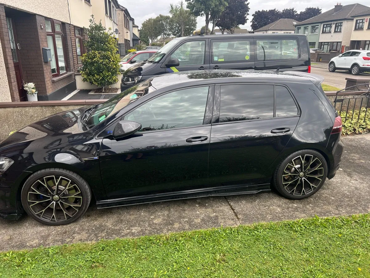 Volkswagen Golf R - Image 3