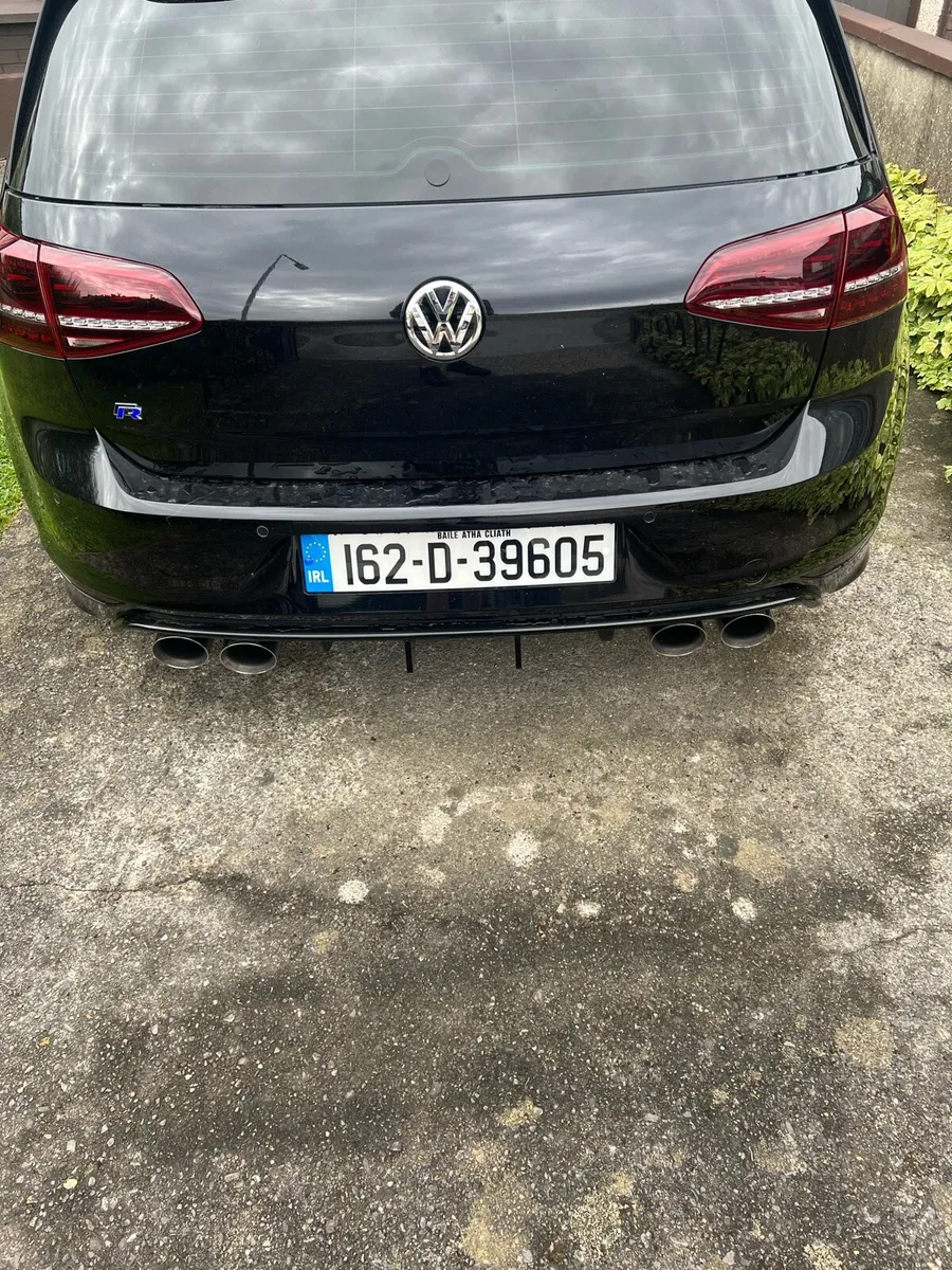 Volkswagen Golf R - Image 4