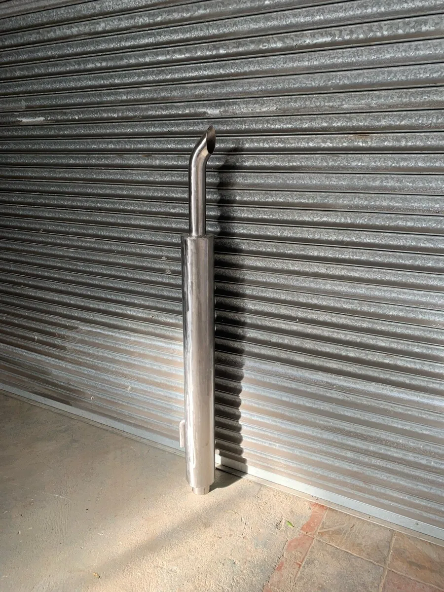 New Holland exhaust - Image 1