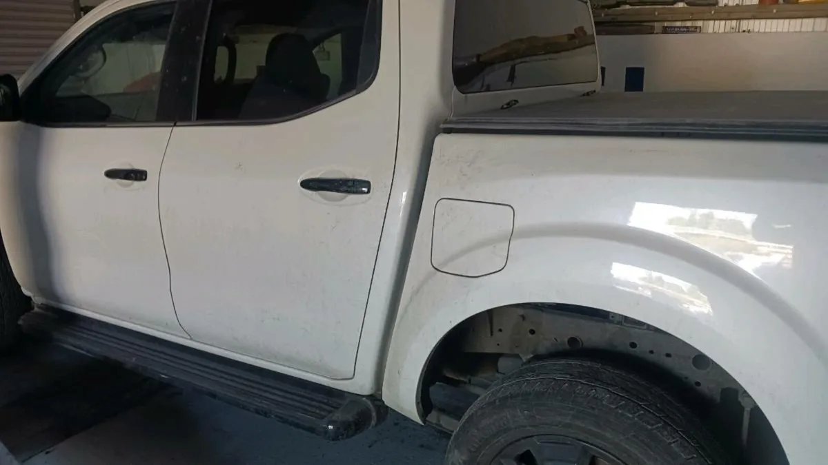 Breaking 2021 Nissan navara - Image 3