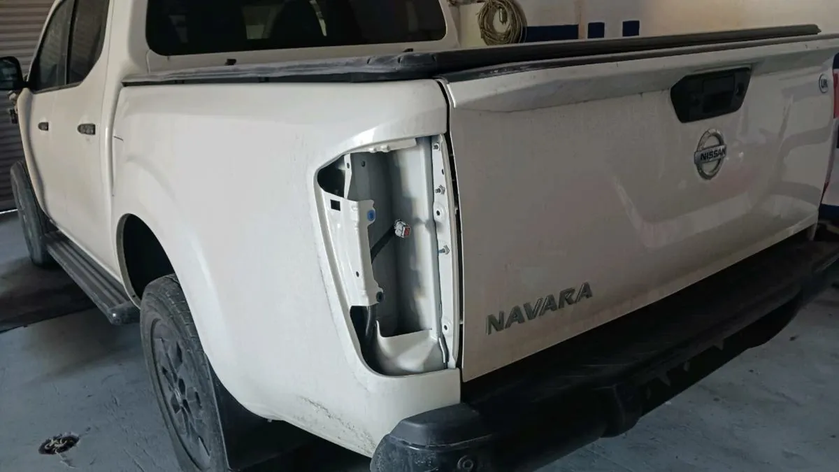 Breaking 2021 Nissan navara - Image 4
