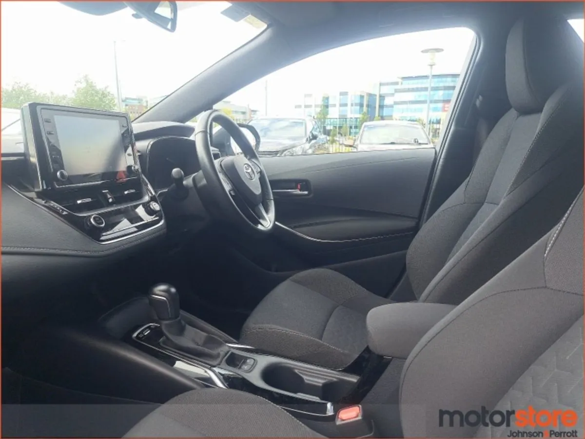 Toyota Corolla Luna 1.8 Hybrid - Image 3