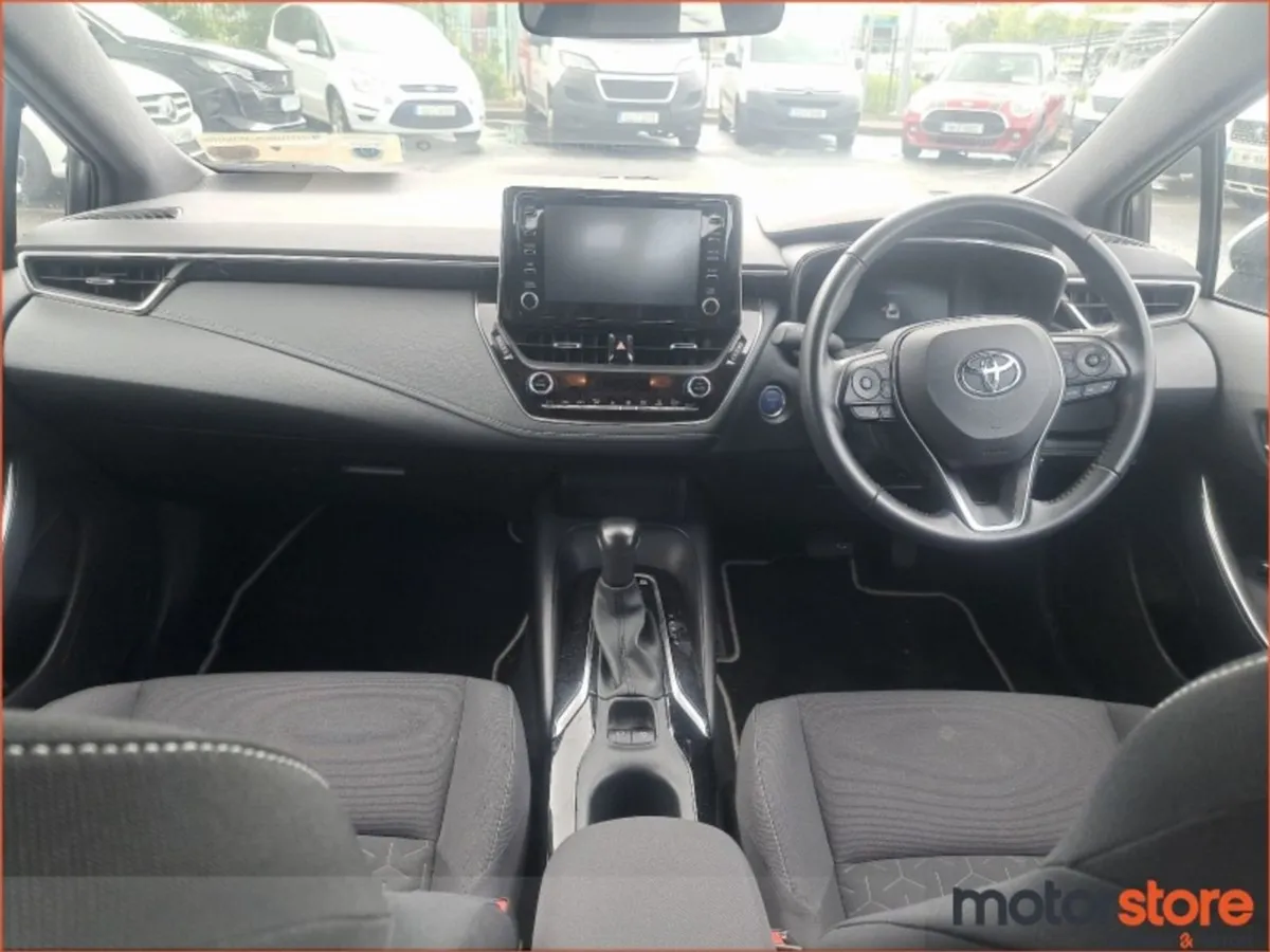 Toyota Corolla Luna 1.8 Hybrid - Image 4