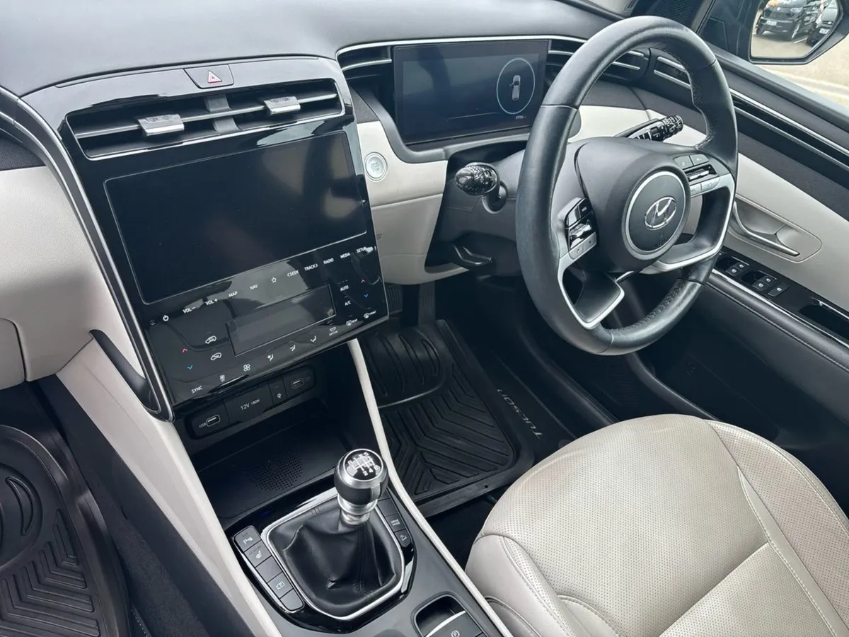 Hyundai Tucson 2WD Executive Plus - Image 2