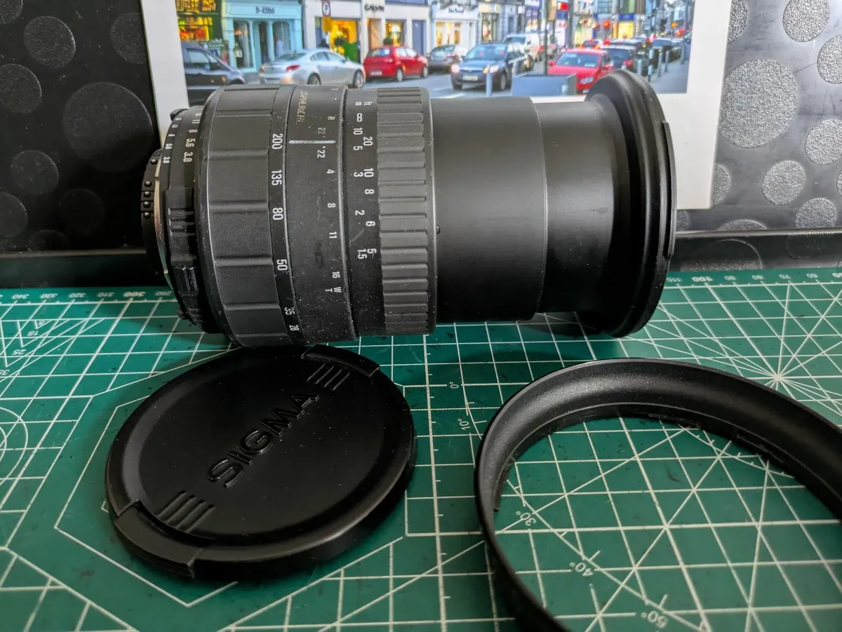 🎞️ Nikon F80+grip+Sigma 28-200mm zoom lens - Image 4
