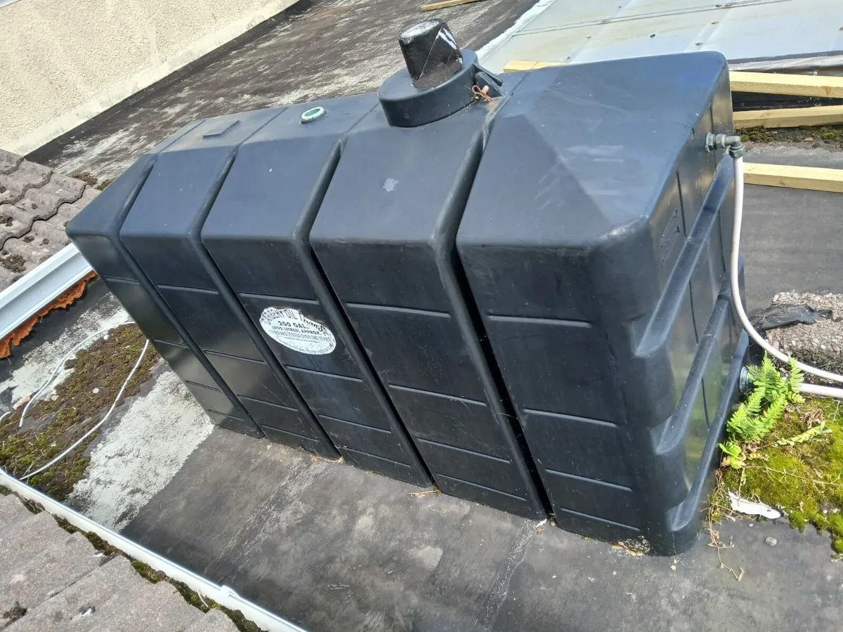 Water storage tank - Image 1