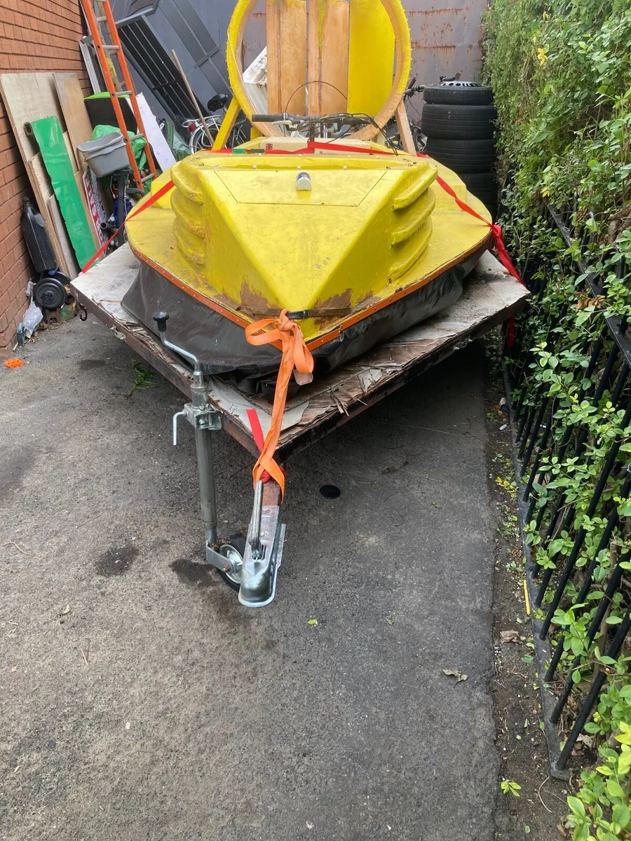 Hovercraft boat and trailer - Image 2