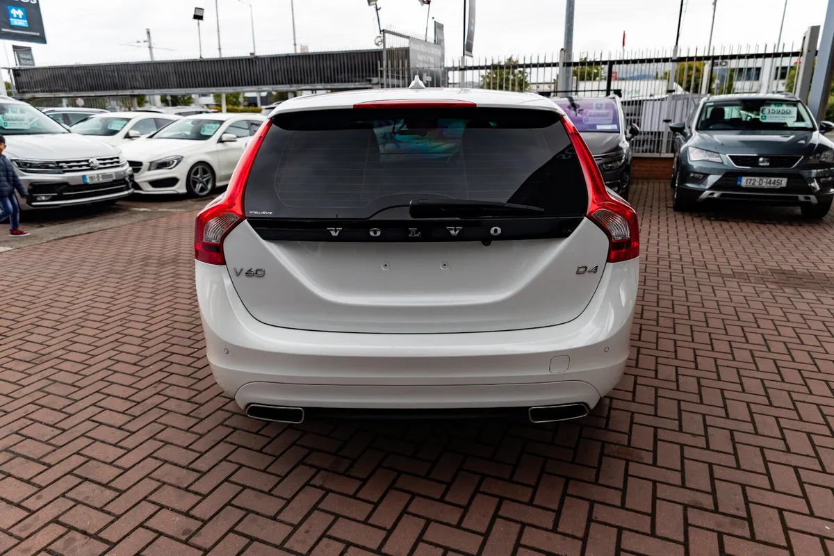 VOLVO V60 2.0D4 SE LUXURY DELUXE 5DR ESTATE AUTOMA - Image 4