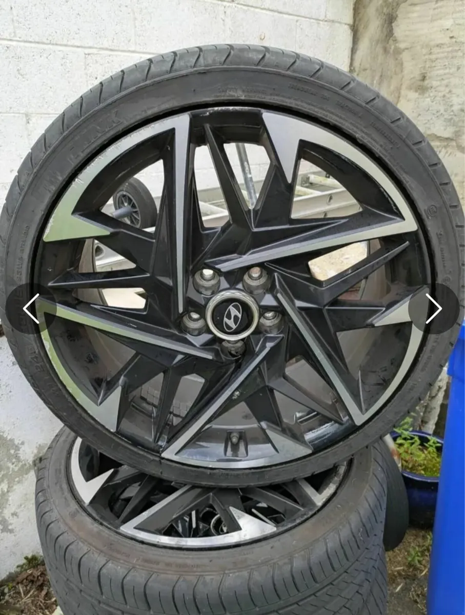 Hyundai Alloy Wheels - Image 1