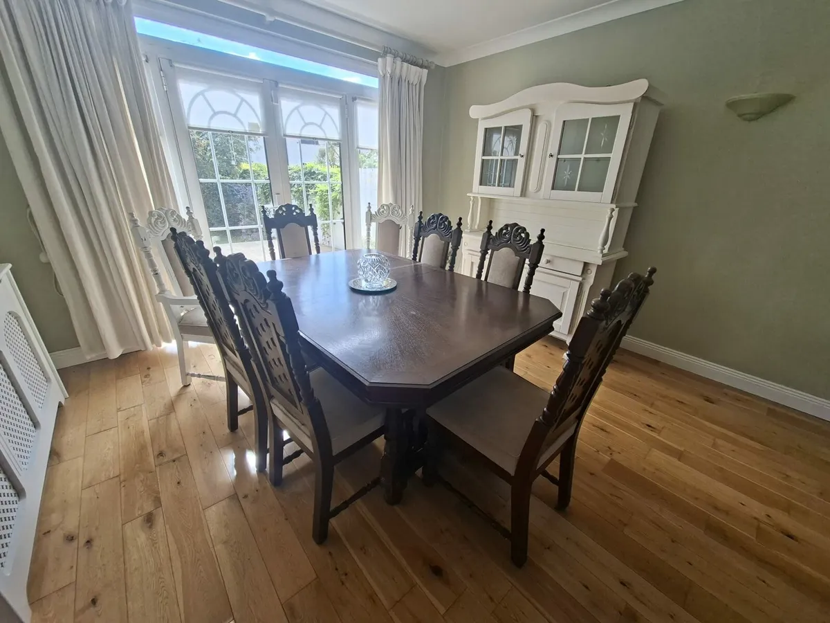 table and chairs - Image 2