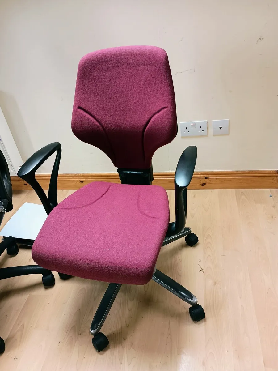 Office chair - Image 1