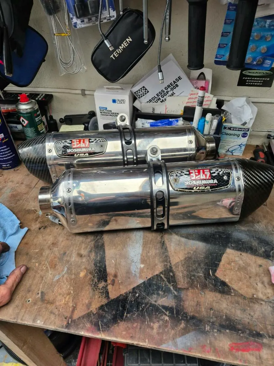 Yoshimura slip on cans - Image 2