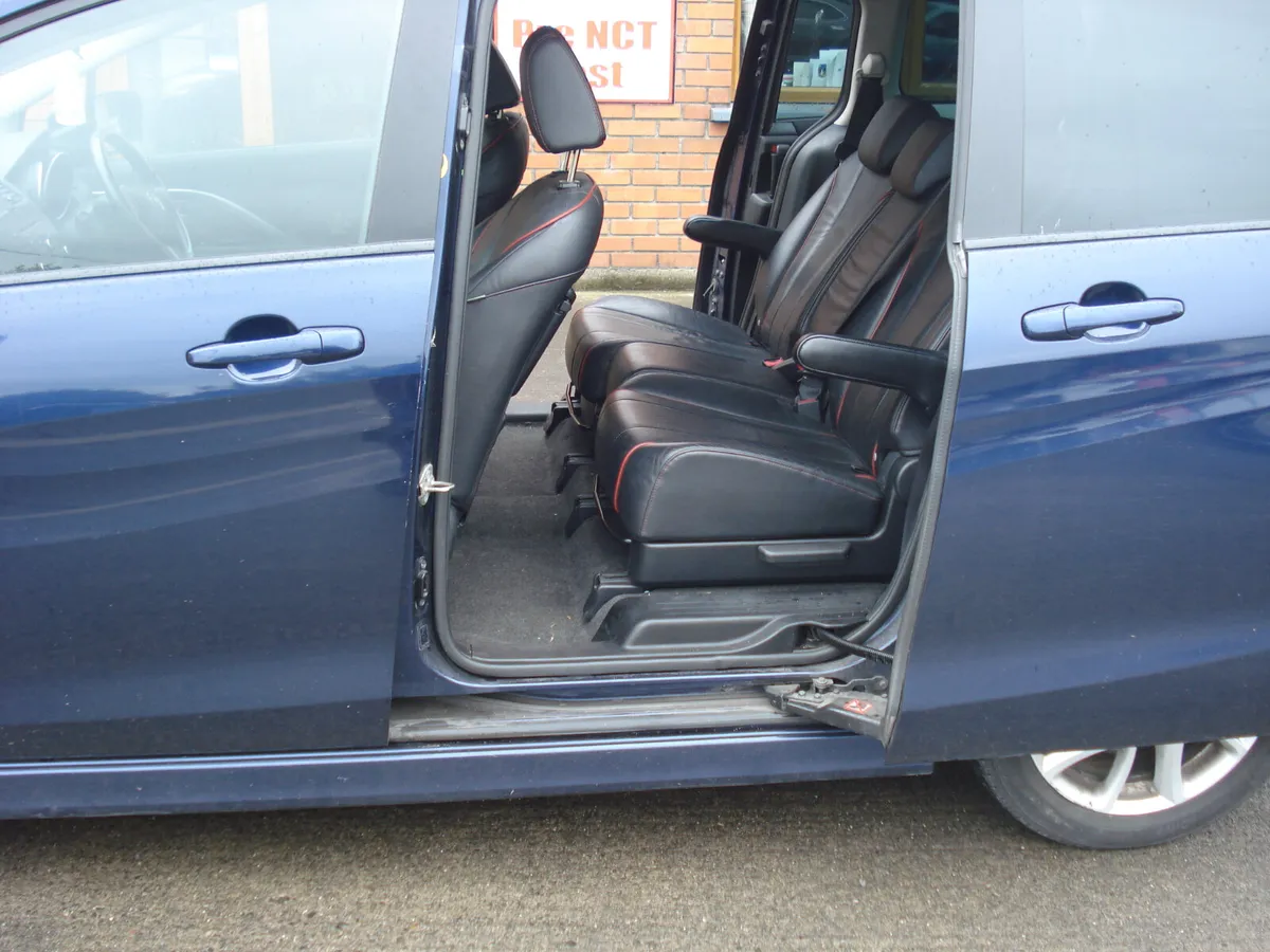 Mazda Mazda5 2012 - Image 3