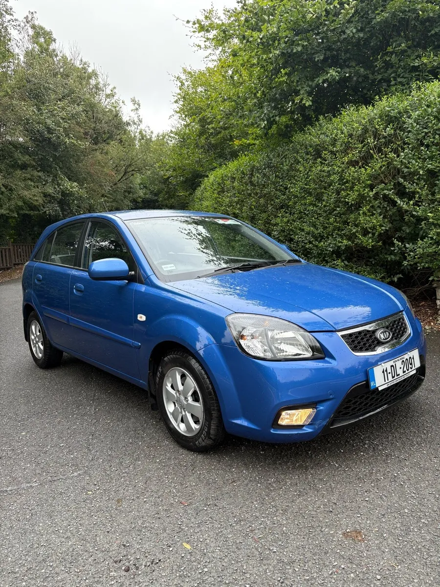 2011 Kia Rio low miles - Image 1
