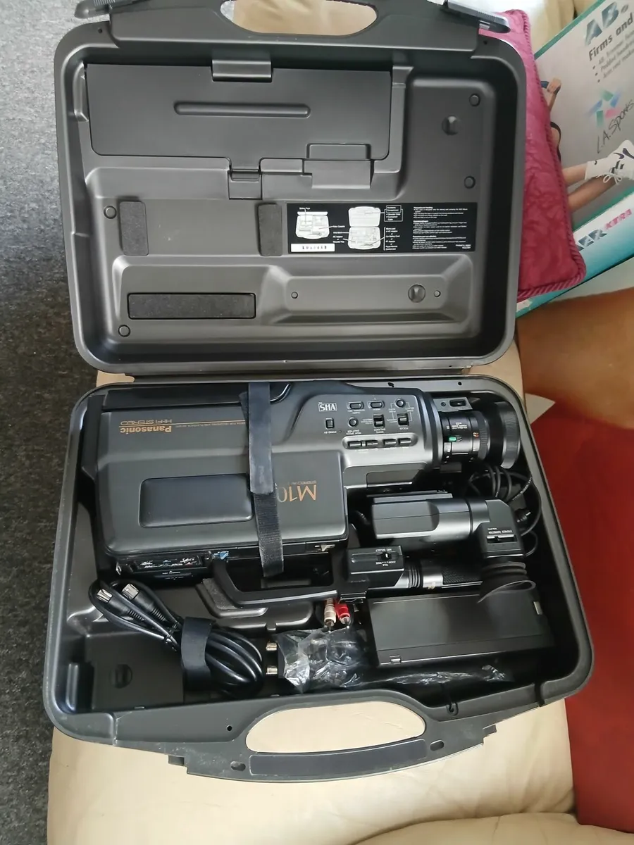 Ferguson M10 vintage vhs panasonic tv film camera - Image 4